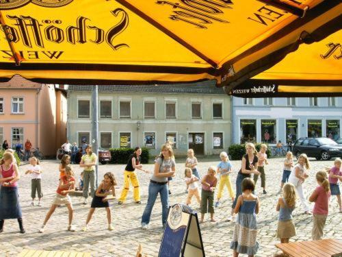 Hotel Am Markt Altentreptow Dış mekan fotoğraf