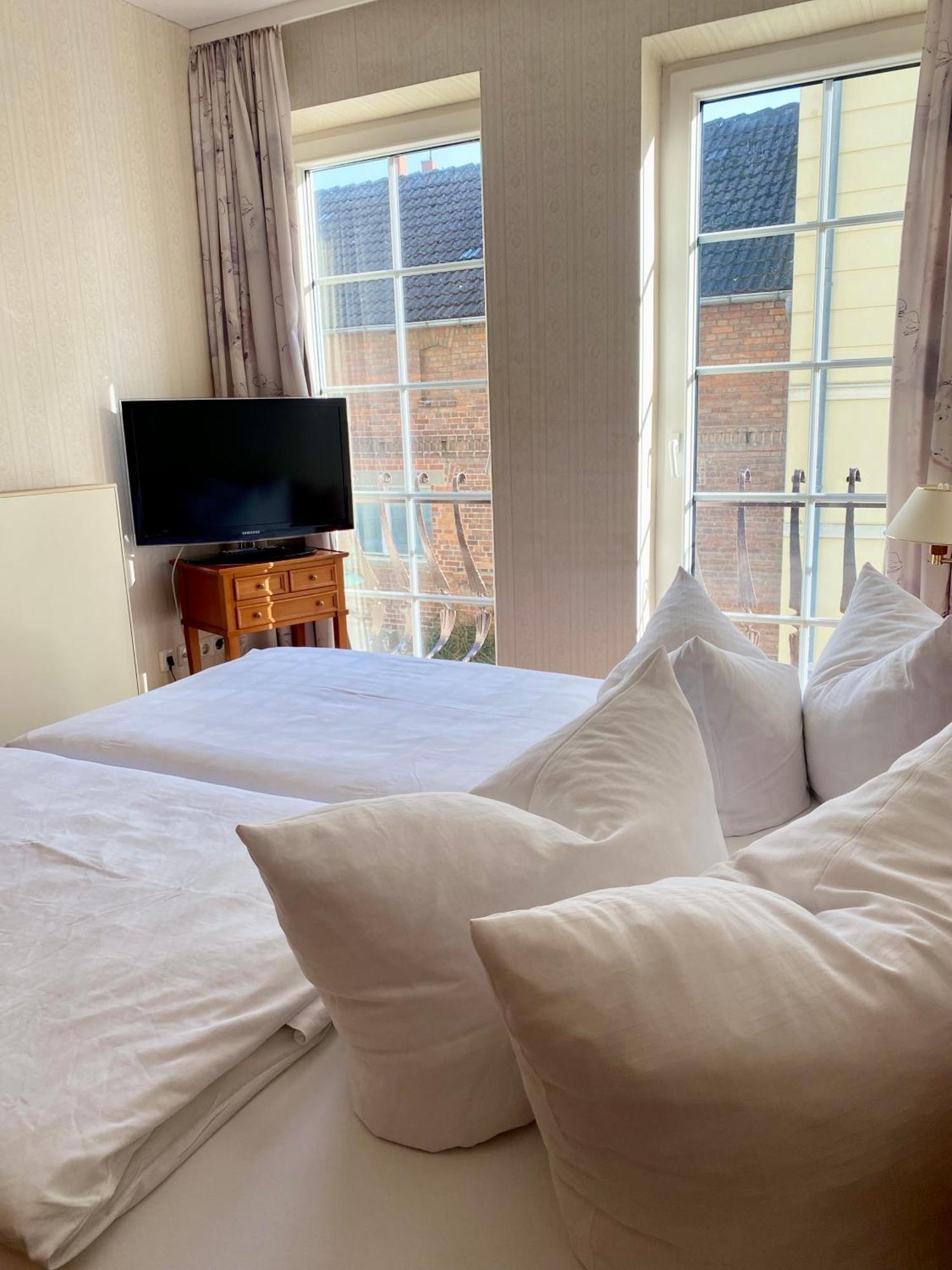 Hotel Am Markt Altentreptow Dış mekan fotoğraf