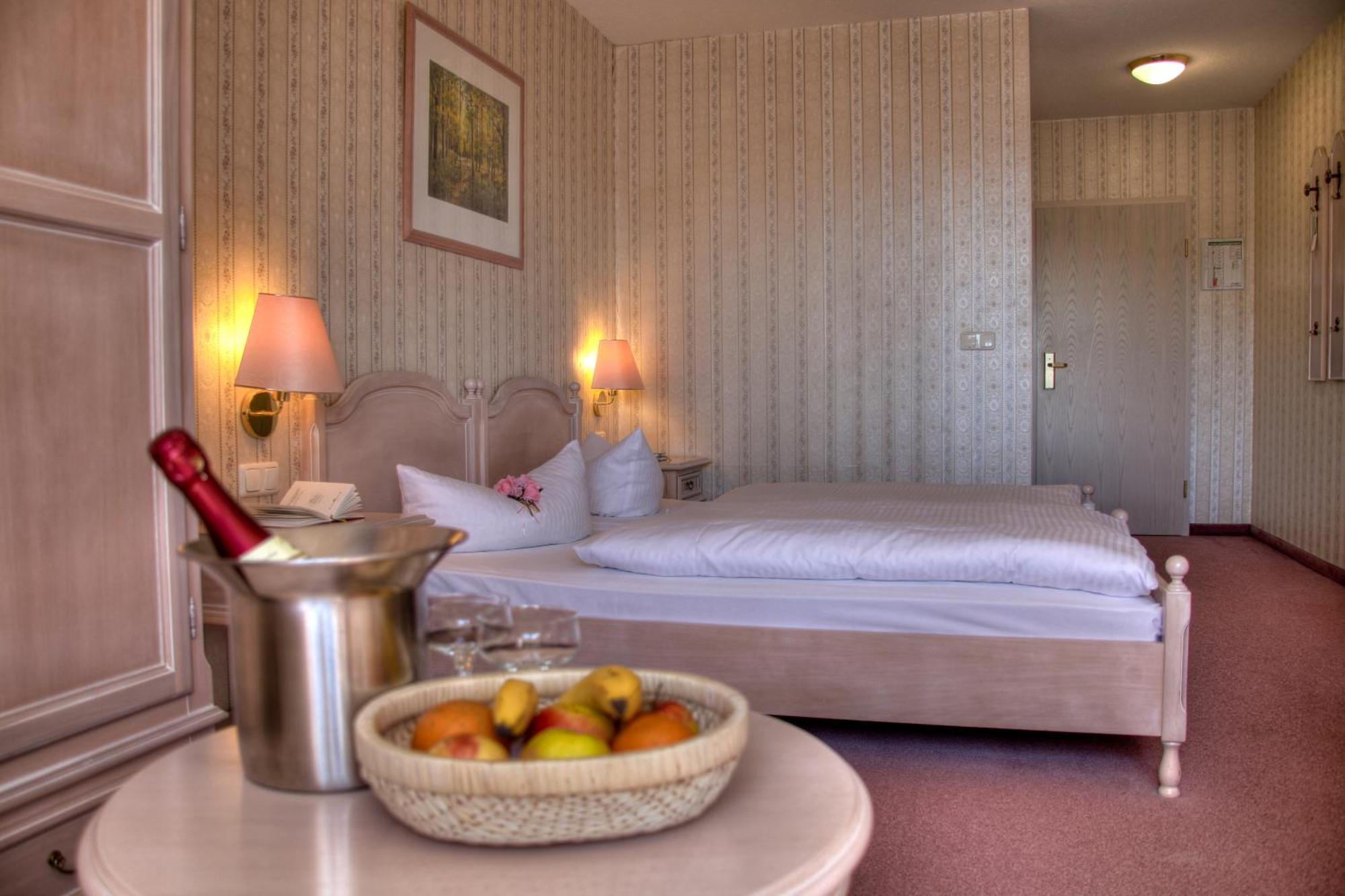 Hotel Am Markt Altentreptow Dış mekan fotoğraf